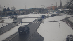 Křižovatka ulic Velká Dlážka a Polní