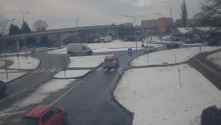 Křižovatka ulic Velká Dlážka a Polní