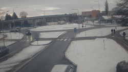 Křižovatka ulic Velká Dlážka a Polní