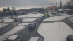 Křižovatka ulic Velká Dlážka a Polní