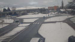 Křižovatka ulic Velká Dlážka a Polní