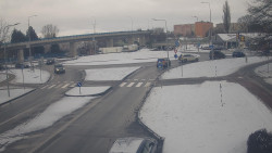 Křižovatka ulic Velká Dlážka a Polní