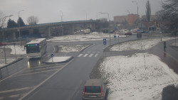 Křižovatka ulic Velká Dlážka a Polní