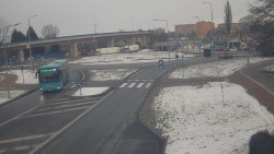 Křižovatka ulic Velká Dlážka a Polní