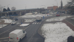 Křižovatka ulic Velká Dlážka a Polní