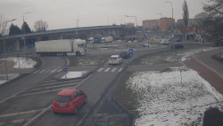 Křižovatka ulic Velká Dlážka a Polní