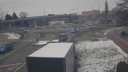 Křižovatka ulic Velká Dlážka a Polní