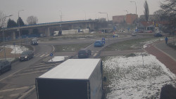 Křižovatka ulic Velká Dlážka a Polní