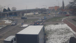 Křižovatka ulic Velká Dlážka a Polní