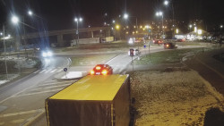 Křižovatka ulic Velká Dlážka a Polní