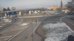 Křižovatka ulic Velká Dlážka a Polní