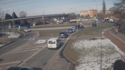 Křižovatka ulic Velká Dlážka a Polní