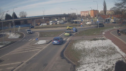 Křižovatka ulic Velká Dlážka a Polní