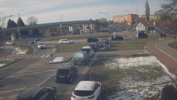 Křižovatka ulic Velká Dlážka a Polní