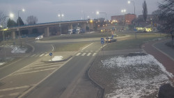 Křižovatka ulic Velká Dlážka a Polní