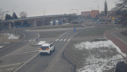 Křižovatka ulic Velká Dlážka a Polní