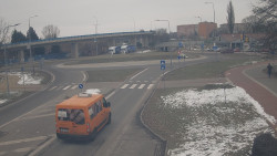 Křižovatka ulic Velká Dlážka a Polní