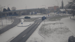 Křižovatka ulic Velká Dlážka a Polní