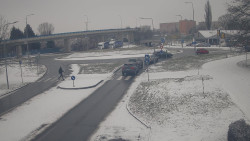 Křižovatka ulic Velká Dlážka a Polní