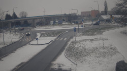 Křižovatka ulic Velká Dlážka a Polní