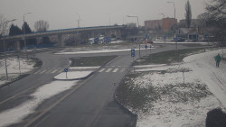 Křižovatka ulic Velká Dlážka a Polní