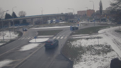 Křižovatka ulic Velká Dlážka a Polní