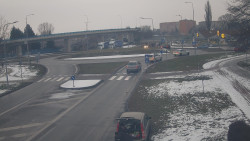 Křižovatka ulic Velká Dlážka a Polní