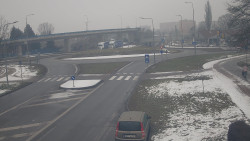 Křižovatka ulic Velká Dlážka a Polní