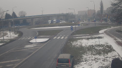 Křižovatka ulic Velká Dlážka a Polní