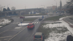 Křižovatka ulic Velká Dlážka a Polní