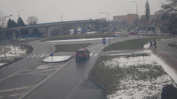 Křižovatka ulic Velká Dlážka a Polní