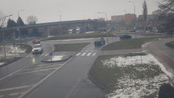 Křižovatka ulic Velká Dlážka a Polní