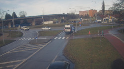 Křižovatka ulic Velká Dlážka a Polní