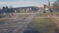 Křižovatka ulic Velká Dlážka a Polní