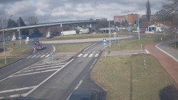 Křižovatka ulic Velká Dlážka a Polní