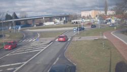 Křižovatka ulic Velká Dlážka a Polní