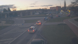 Křižovatka ulic Velká Dlážka a Polní