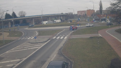 Křižovatka ulic Velká Dlážka a Polní