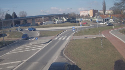 Křižovatka ulic Velká Dlážka a Polní