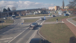 Křižovatka ulic Velká Dlážka a Polní