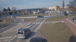 Křižovatka ulic Velká Dlážka a Polní