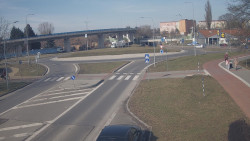 Křižovatka ulic Velká Dlážka a Polní