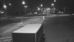 Křižovatka ulic Velká Dlážka a Polní