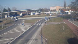 Křižovatka ulic Velká Dlážka a Polní