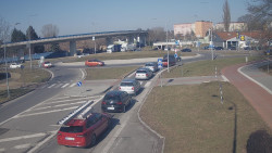 Křižovatka ulic Velká Dlážka a Polní