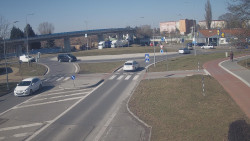 Křižovatka ulic Velká Dlážka a Polní