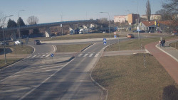 Křižovatka ulic Velká Dlážka a Polní