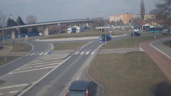 Křižovatka ulic Velká Dlážka a Polní