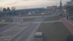 Křižovatka ulic Velká Dlážka a Polní