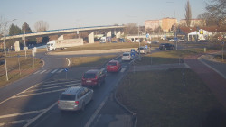 Křižovatka ulic Velká Dlážka a Polní